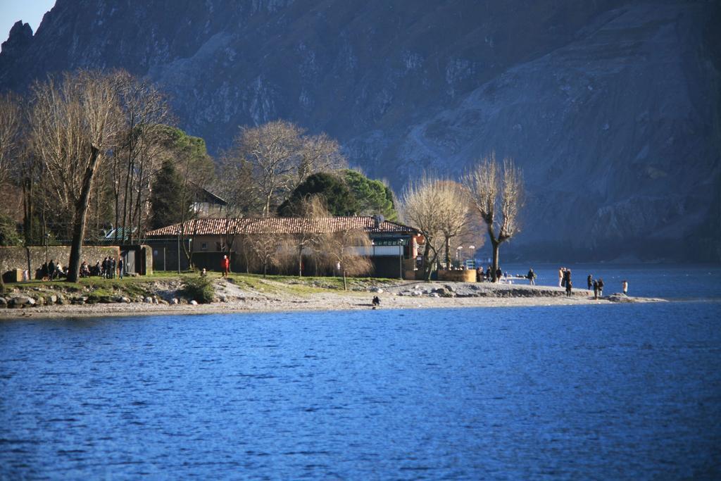 A...Fior Di Lago Abbadia Lariana Buitenkant foto